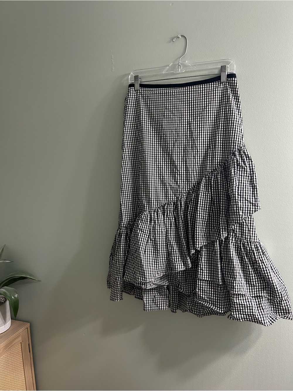 Ann Taylor gingham black and white ruffle asymmetrical skirt